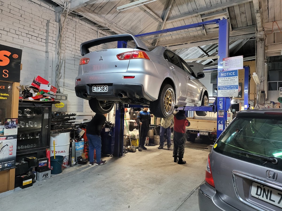 Kilbirnie Motors workshop photo 1
